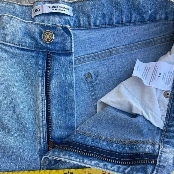 Lee Relaxed Bootcut at the waist light blue Flared Jeans. Size 12S - Picture 8 of 14